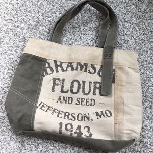 Vintage-style canvas bag